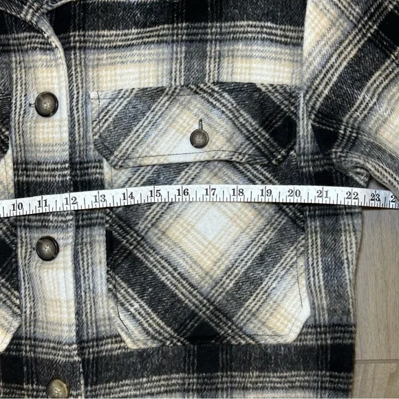 Ashley By 26 International Black and Cream Plaid Shirt Jacket-Shacket - Picture 7 of 8